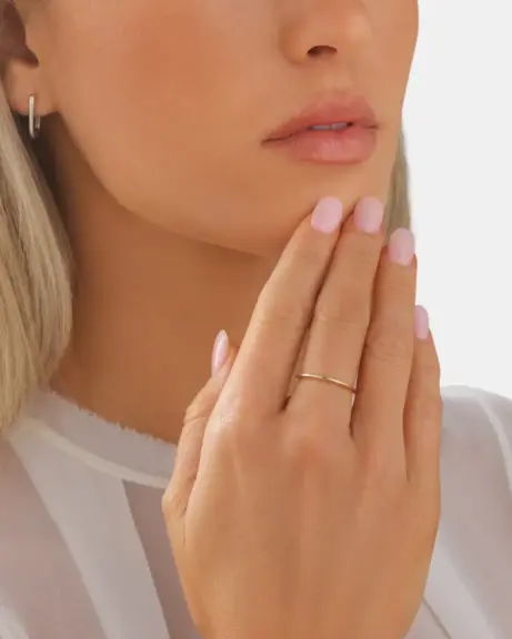 livke blog white outfits silver earrings